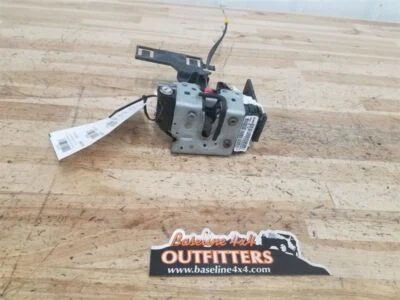 Trava de porta traseira de passageiros Jeep JK Wrangler manual P04589022AK 2007-2017 32012 - Imagem 1 de 4