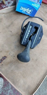 72-80 MERCEDES 450SL 107 PALANCA DE CAMBIOS + PERILLA ***PIEZA SUPERIOR CON PERILLA SOLAMENTE Foto 1 de 4