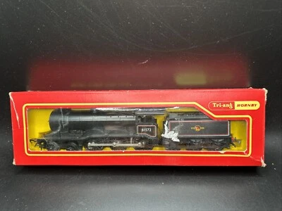 Triang R150S 4-6-0 Class B12 Loco BR Black 61572 With Syncro-Smoke OO HO Gauge - Image 1 of 4
