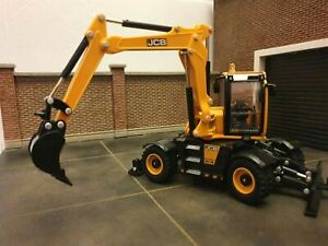 1:32 JCB Hydradig 110 Digger Multifunction Britains Diecast Detailed Scale Model
