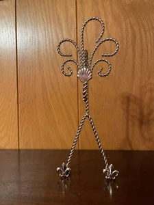 Silber geflochten Metall Tasse & Untertasse Halter Aufhänger Fleur de lis Akzente - Bild 1 von 5