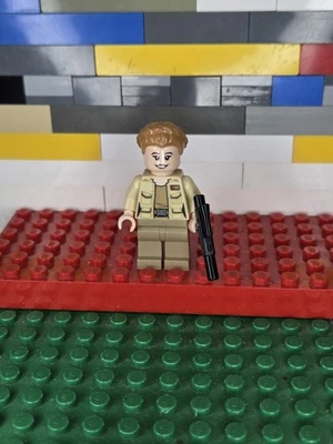 Minifigura LEGO® del teniente Connix 75248 Star Wars Foto 1 de 2