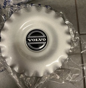 VOLVO S40 V40 ALLOY WHEEL CENTRE CAP HUB COVER 30813593 - Picture 1 of 3