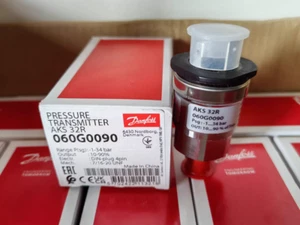 NEW DANFOSS AKS32R 060G0090 pressure sensor - Picture 1 of 1