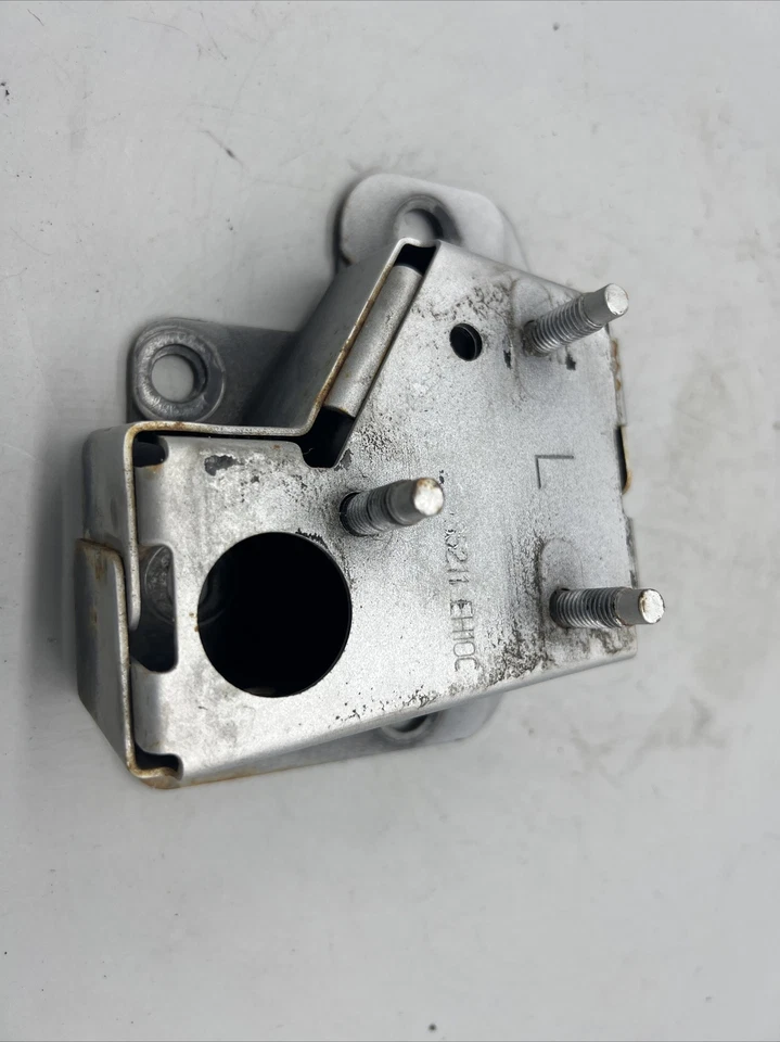 Parachoques trasero izquierdo Infiniti M35 A45-908 2006-2010 montaje en soporte piezas OEM Foto 1 de 4