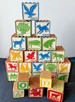 25 VTG/ANT GIANT WOODEN PAINTED&CARVED  BLOCKS - LG  1-3/4" SQ,INTERLOCKING - Image 1 of 4