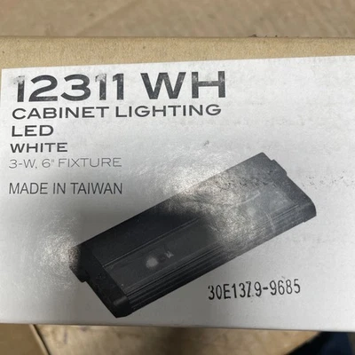 Kichler 12311WH Armario Iluminación LED Blanco 3W 3000K Foto 1 de 2
