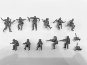 1/72 resin figures Vietnam Huey UH-1 Crew and Landing soldiers (11 figures) - Foto 1 di 6