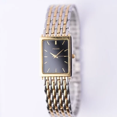 "Reloj Pulsar By Seiko Hombre Tank V501-X110 Dos Tonos Rectangular 28.2x24.3mm 7.75""" Foto 1 de 4