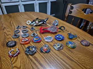 Beyblade Metal Lot gemischte Teile Werfer 👀  - Bild 1 von 22