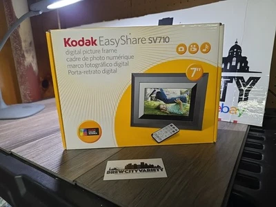 Kodak EasyShare SV710 7" Digital Picture Frame With Remote And Box - Image 1 of 4