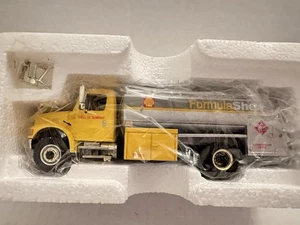 First Gear 1st International 1/54 4900 Series Tanker Truck SHELL Diecast 59-0104 - Picture 1 of 7