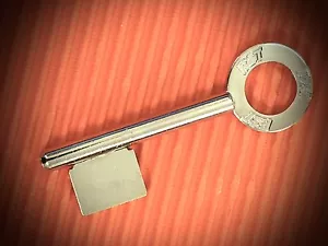 RST Key Blank Pair-2 Keys To Suit CHUBB Battleship Padlock-R132 - Picture 1 of 6