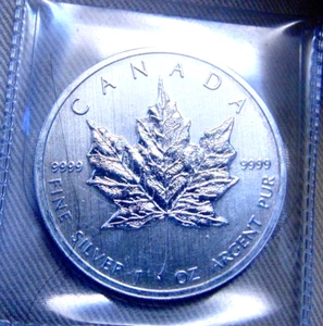 2012 Canada Silver Maple Leaf Coin - 1 oz .9999 Fine Silver - $5 Elizabeth II BU - Picture 1 of 2