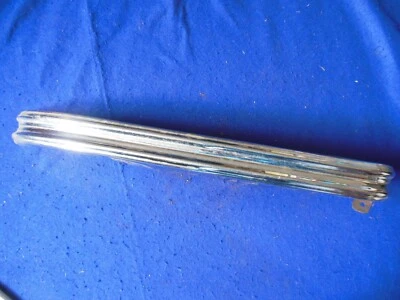 原装捷豹前保险杠带支架捷豹 XK120 核心用于修复 — 第 1/4 张图片