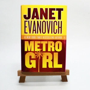  Metro Girl - SIGNED - 1st - Edition - Janet Evanovich - Hardcover 2004  - Picture 1 of 5