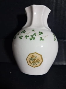 Royal Tara Fine Bone China Kleeblatt Vase 4" Handarbeit in Galway Irland - Bild 1 von 3