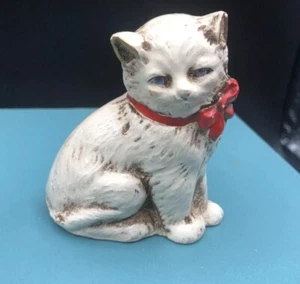 Allied Artware Pottery White Cat With Red Bow Figurine Fun - Picture 1 of 6