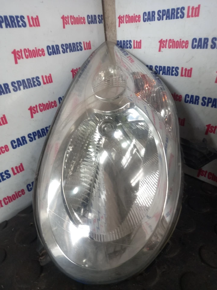 Renault Traffic Vauxhall Vivaro 2012 PASAGER SIDE faro faro Foto 1 de 4