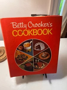 Vintage 1974 Betty Crocker's Cookbook 21st Print "Red Pie" 5 Ring Binder - Bild 1 von 5