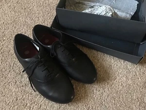 CLARKS - NEW - Ladies Black leather Brogues Size 6 - 39 1/2 G - Wide - Picture 1 of 9