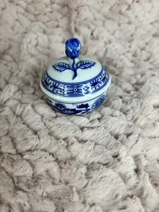 VTG Hutschenreuther Trinket Box Blue Onion Germany No5 Marked - Picture 1 of 5