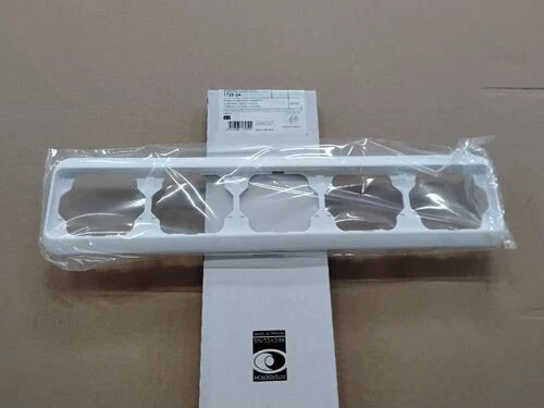 Busch-Jaeger 1725-24 Abdeckrahmen 5-Fach, Alpha Nea, studioweiß MATT - Bild 1 von 1