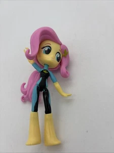 Figura Muñeca Fluttershy Colección Playa Minis Niñas My Little Pony Equestria - Imagen 1 de 3