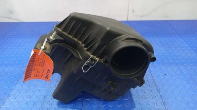 Conjunto de caja de filtro de aire de motor Dodge Grand Caravan 11-20 3,6 L OEM 04861729AB Foto 1 de 4
