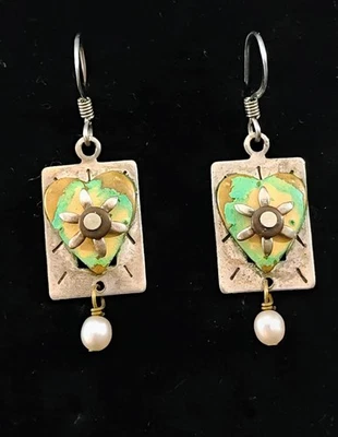 Pendientes colgantes de corazón pintados a mano artesanales hechos a mano de plata Foto 1 de 4