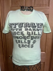 T-shirt media vintage anni 70/80 Sturgis Black Hills moto rally e gare - Foto 1 di 12