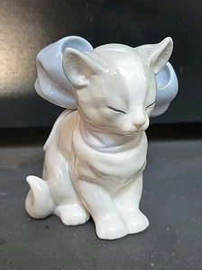 MINT Nao by Lladro Kitten/Cat With Bow Figurine “Kitty Present” 4.5”x3.5” - Picture 1 of 6