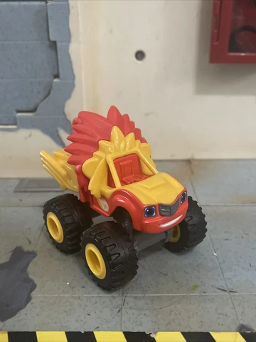 Blaze and the Monster Machines Lion Animal Blaze Mattel Viacom 2014 HTF EUC Cover