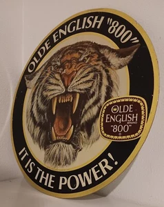 OLDE ENGLISH 800 IT IS THE POWER! BRÜLLENDER TIGER RUNDES WERBESCHILD AUS PAPPE  - Bild 1 von 4
