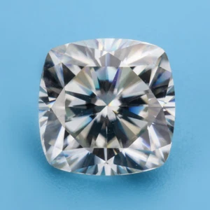 Cushion Cut 6.5*6.5mm 1.33ct Near White VVS Clarity Moissanite for Wedding Ring - Picture 1 of 8