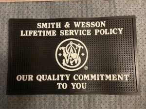 New Smith & Wesson Dealer Counter Display Rubber Mat 15" x 9" - Picture 1 of 1