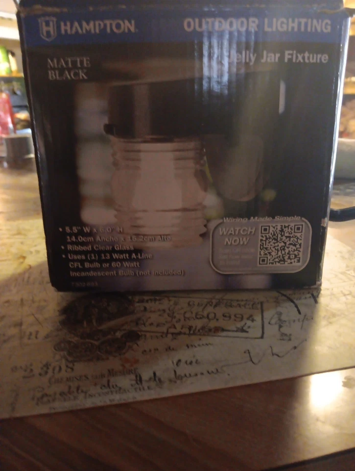 Hampton Bay negro mate Foto 1 de 4