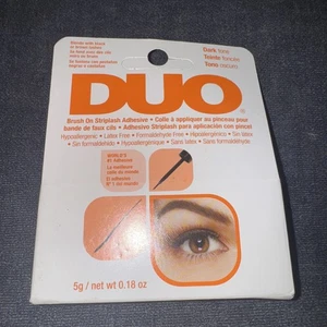 DUO Brush-On Adesivo Liquido per Ciglia, Tono Scuro 0,18 Oz - Foto 1 di 1