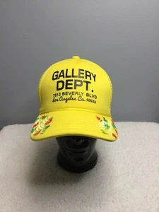 Gallery Dept gelbe Mütze Druckknopflasche - Bild 1 von 7