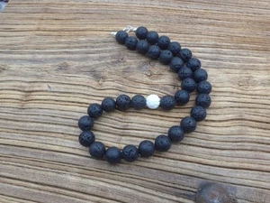 Collares gargantilla de mujer con cuentas de piedras preciosas redondas lisas de lava de perlas y roca de 18" - Imagen 1 de 14