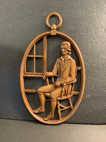 Vintage Syroco Inc. Colonial Man Smoking Pipe Wooden Oval Wall Hanging 3D Plaque Cover