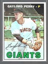 Gaylord Perry San Francisco Giants 1967 Topps Baseball Card #320 (SET BREAK)