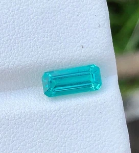 Piedra preciosa suelta de turmalina natural Paraiba de 7,90 quilates corte esmeralda azul neón - Imagen 1 de 5