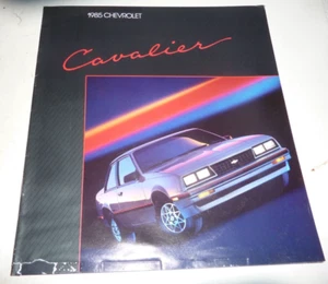 Chevrolet Cavalier 1985 concesionario sala de exposición catálogo de ventas folleto - Imagen 1 de 4