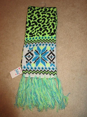 BUFANDA DE PUNTO - Justice - Verde/Negro/Blanco - Flecos - Nueva con etiquetas Foto 1 de 2