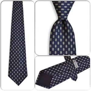 Cravatta Savile Row Macy's Uomo 100% Seta USA Geometrici PUNTI Blu/Bianco NUOVA SENZA ETICHETTE - Foto 1 di 4