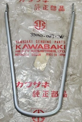 Soporte especial para guardabarros delantero Kawasaki KZ400 1975-77 KZ 400 OEM 35010-027 NUEVO DE STOCK Foto 1 de 4