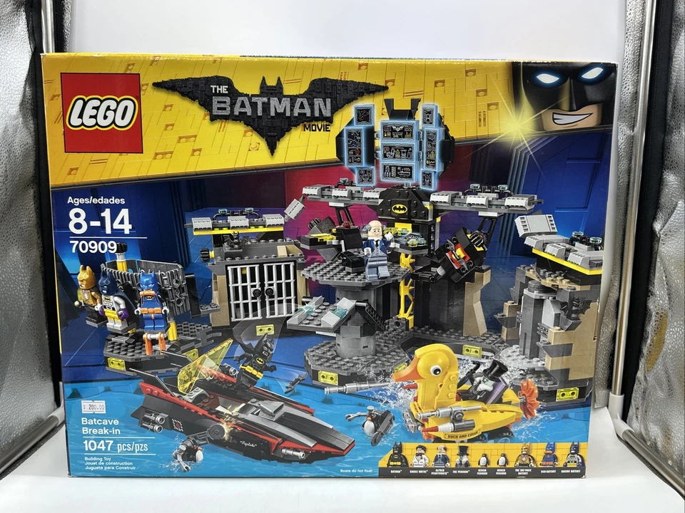 LEGO The LEGO Batman Movie: Batcave Break-in (70909) - Image 1 of 4