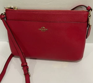 Coach Signature Crossgrain Leather East West Slim Crossbody Raspberry Red F57788 - Bild 1 von 10