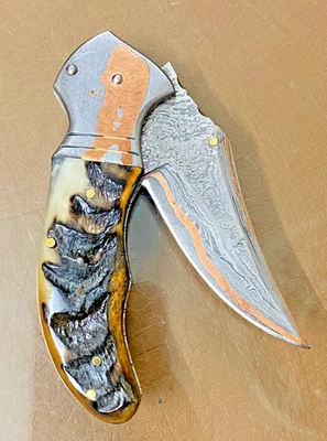 手工铜大马士革钢折叠刀带拉姆角手柄-收藏品 — 第 1/4 张图片